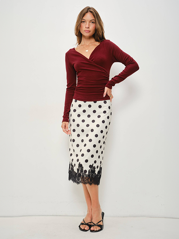 Carly V-Neck Knit Top: Burgundy