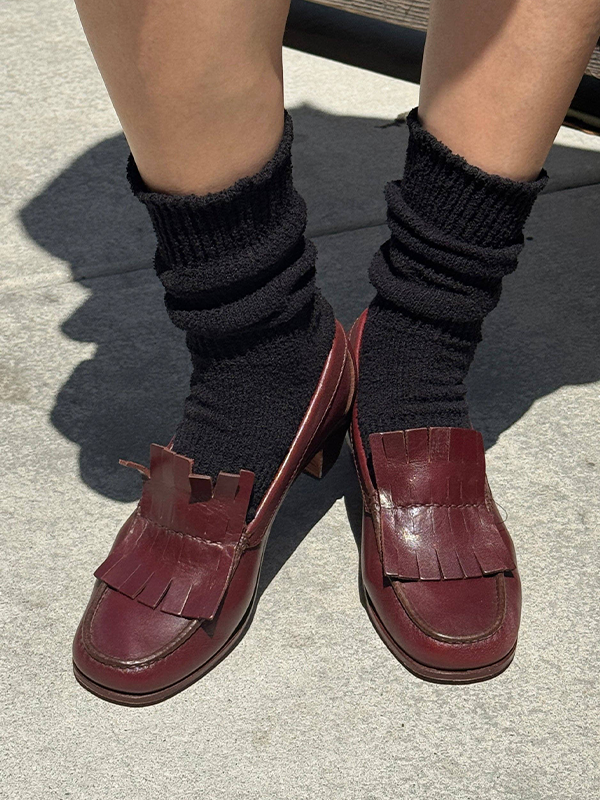 Airy Puffin Socks: Black