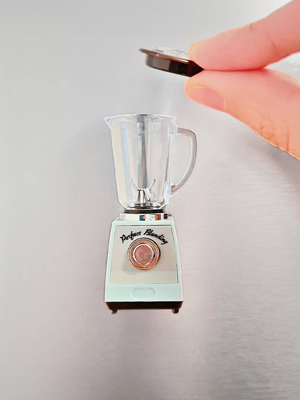 Mini Retro Blender Magnet