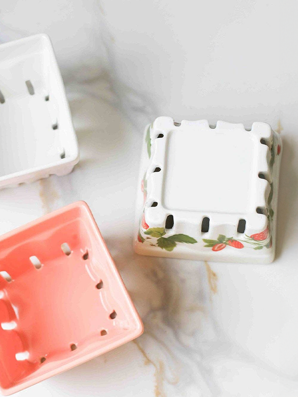 Berry Box Porcelain Colander: Strawberry