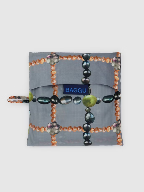 Big Baggu, a spacious and durable tote bag with a simple, versatile design, perfect for carrying larger items or used as an eco-friendly shopping bag.