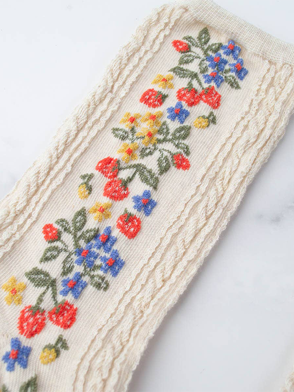 Vintage Strawberry Socks: Oatmeal
