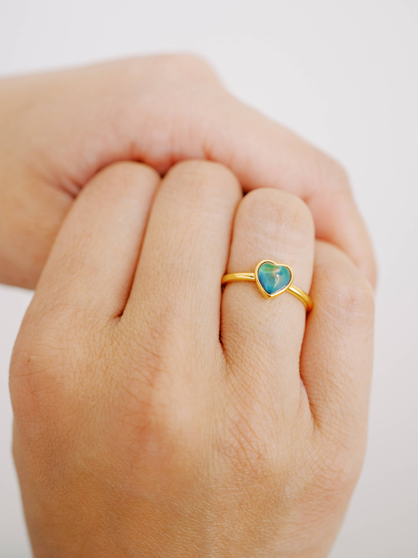 Heart Mood Ring: Gold