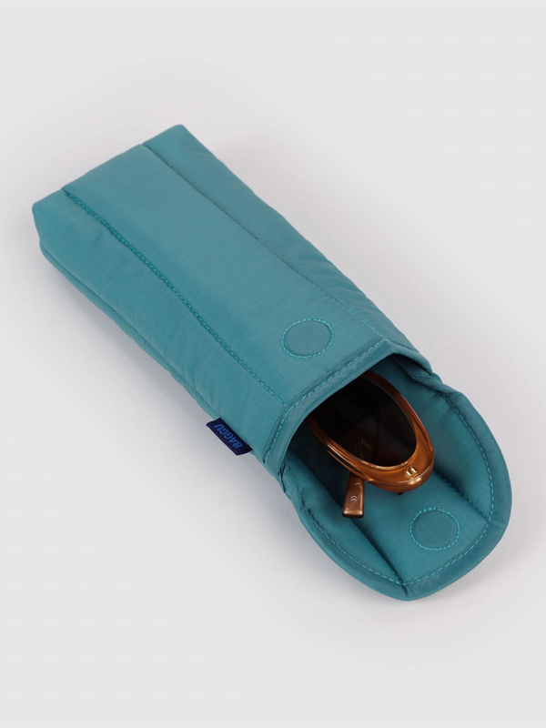 Puffy Glasses Sleeve: Peacock