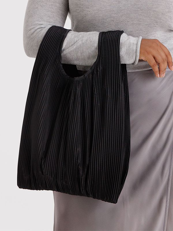 Pleated Baggu: Black