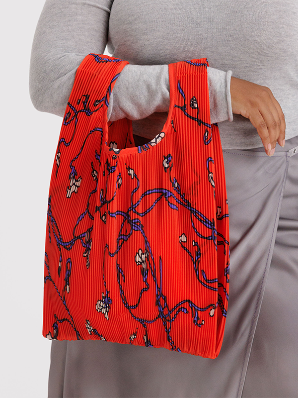 Pleated Baggu: Red Snapdragon