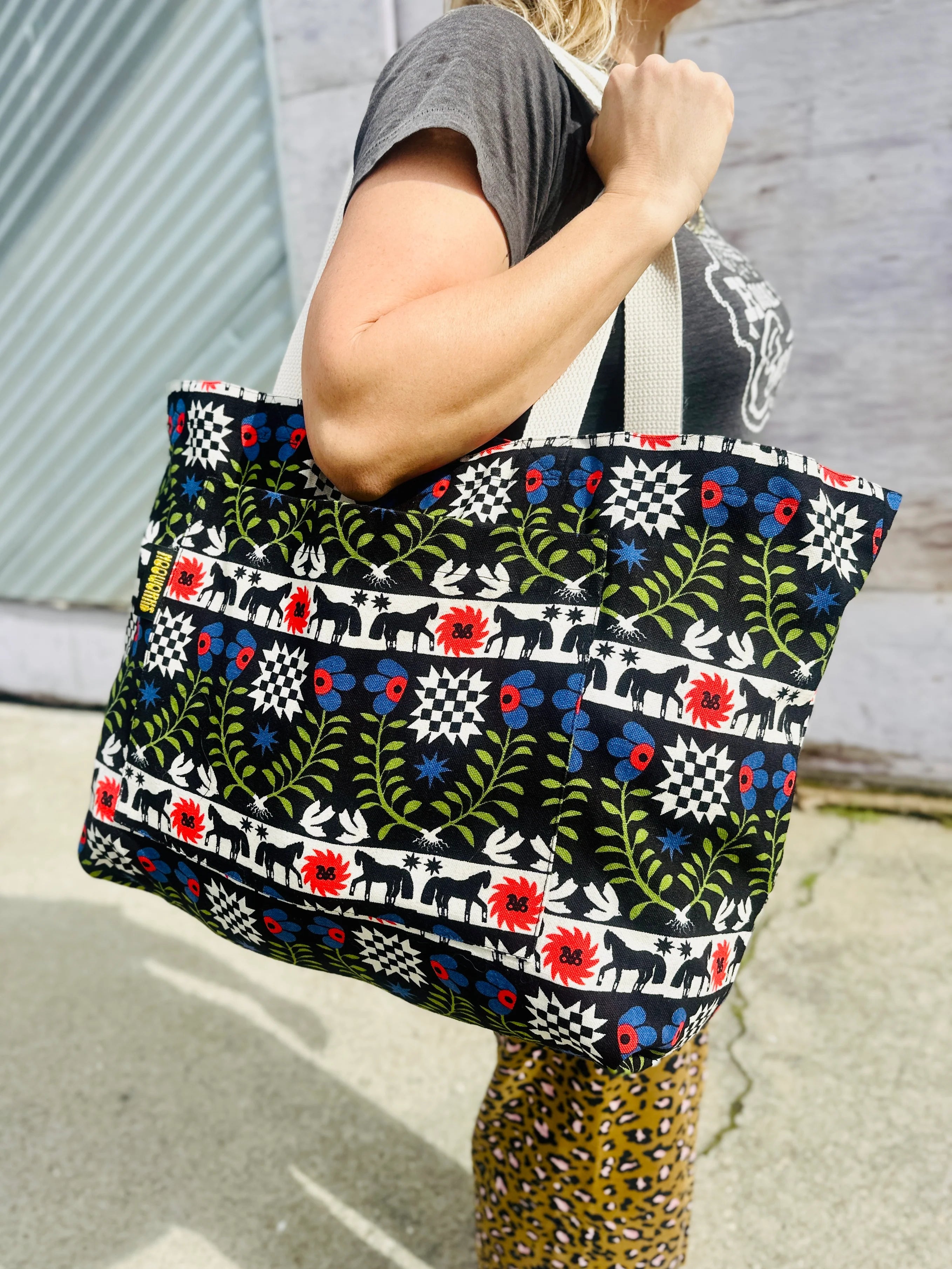 Mega Tote: The Guardians