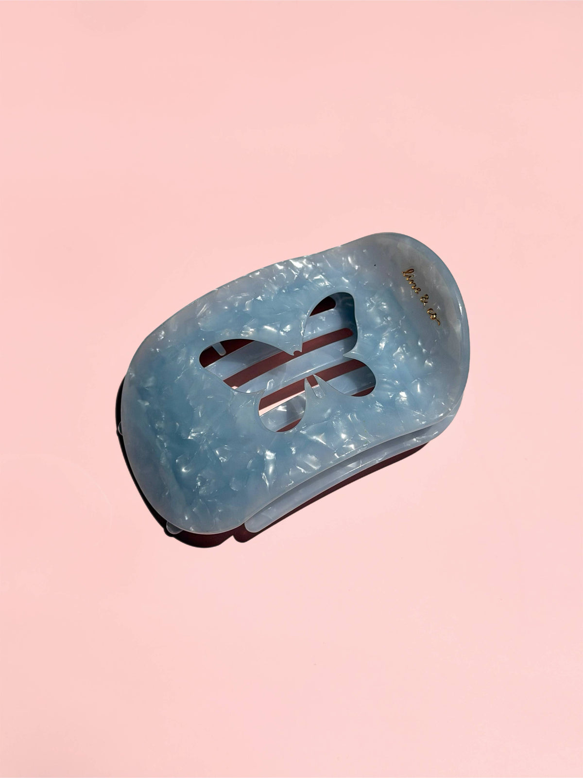 Butterfly Shaped Flat Claw
