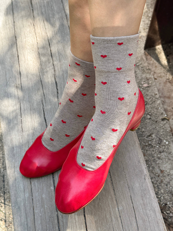 Heart Sneaker Socks: Latte/Red