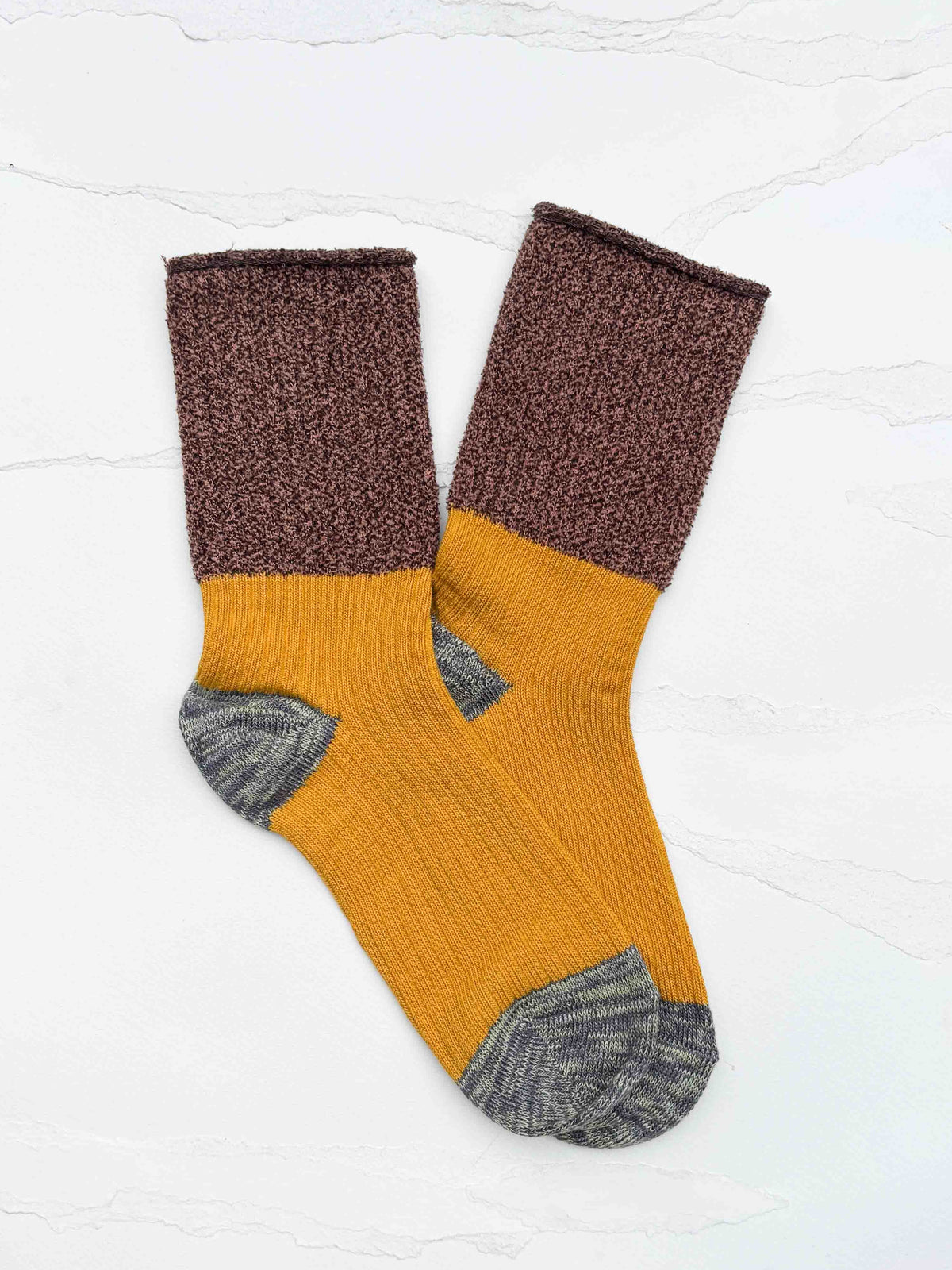 Color Block Textured Crew Socks: Brown/Mustard