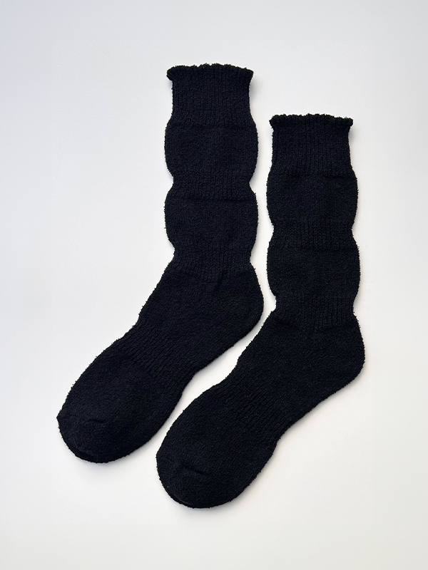 Airy Puffin Socks: Black