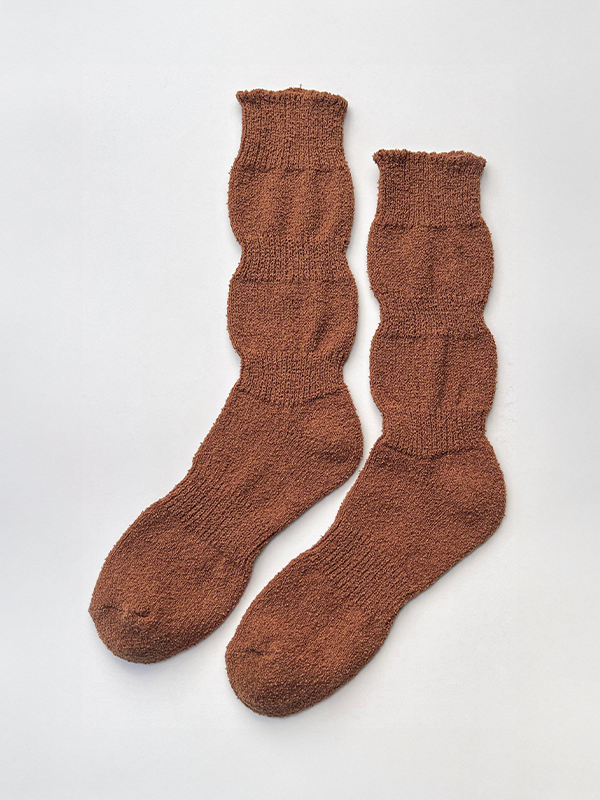 Airy Puffin Socks: Whisky