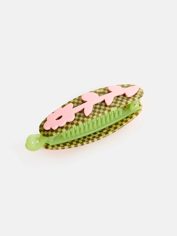 Piranha Clip: Lawn Party