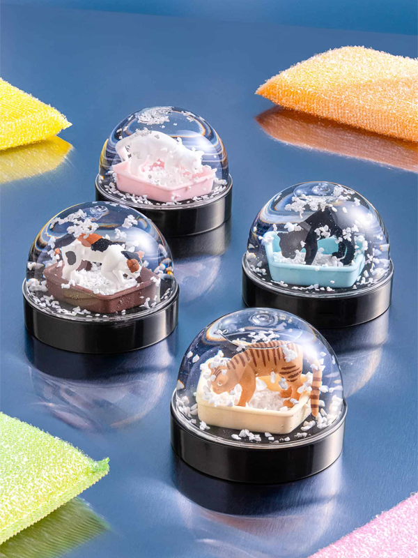 Cat Litter Snow Globe Blind Box: Assorted