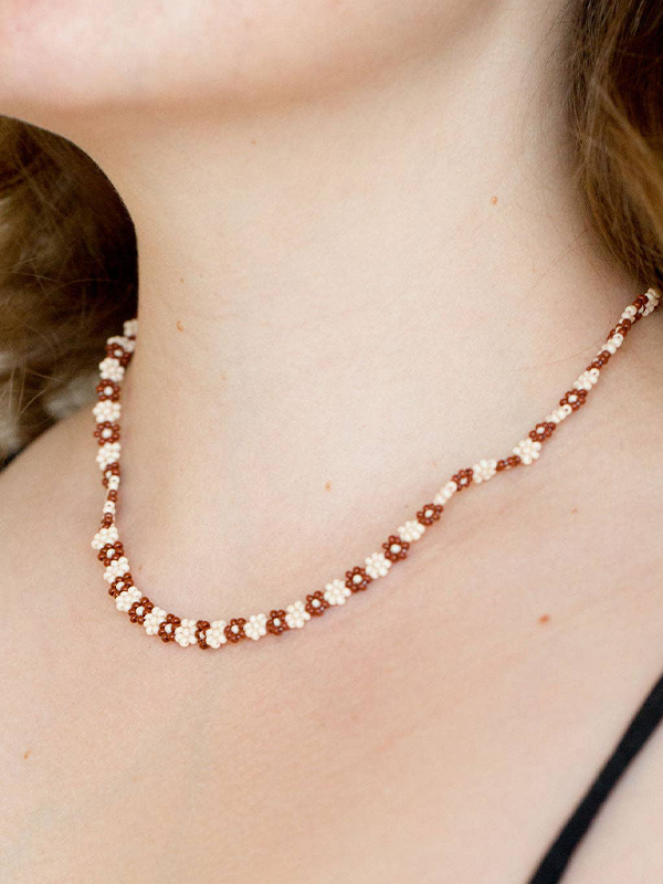 Zara Necklace: Ivory Daisy