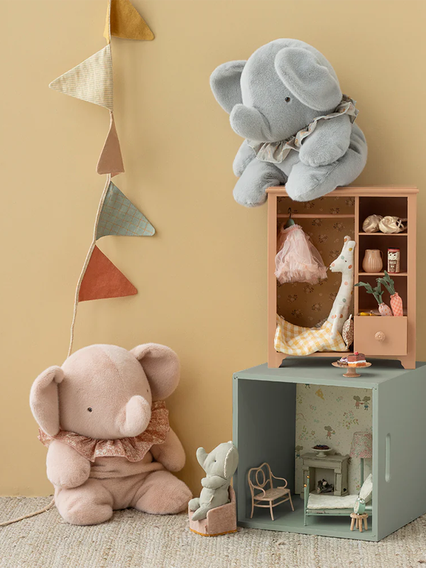 Big Elephant Plush: Powder