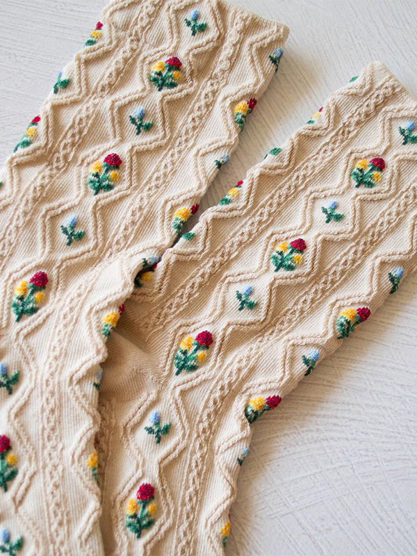Romantic Floral Casual Socks: Milk Tea