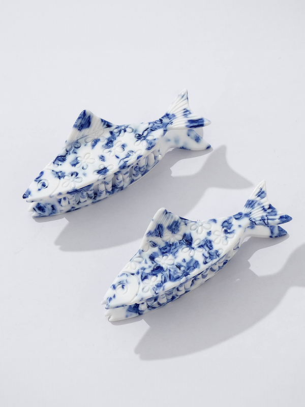 Coastal Blue Floral Fish Claw
