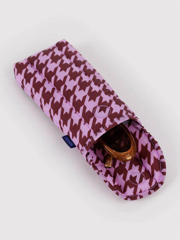 Puffy Glasses Sleeve: Pink Houndstooth