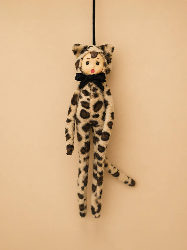 Spooky Sidekick Halloween Ornament: Sassy Sadie