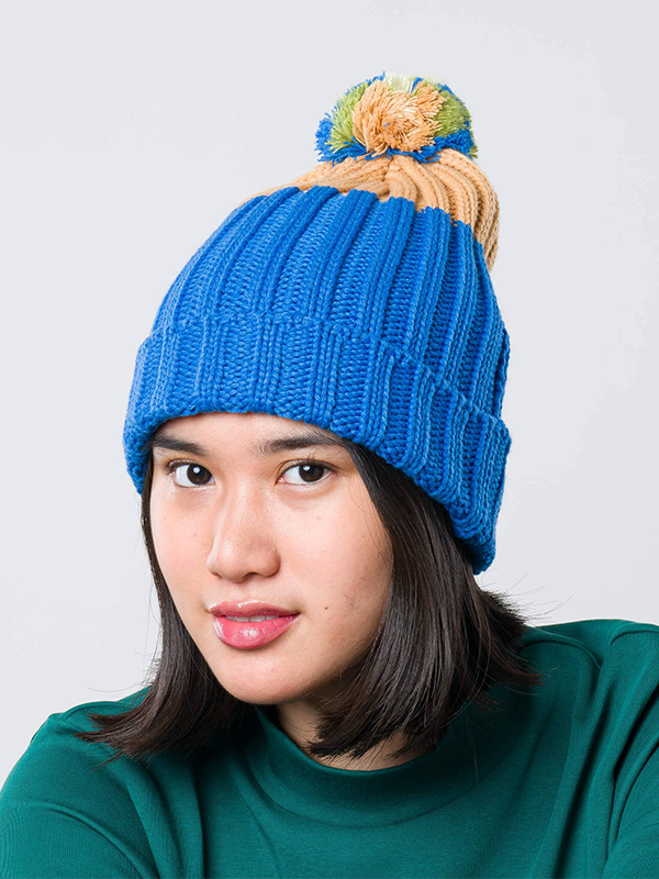 Chunky Colorblock Knit Pom Beanie: Cobalt