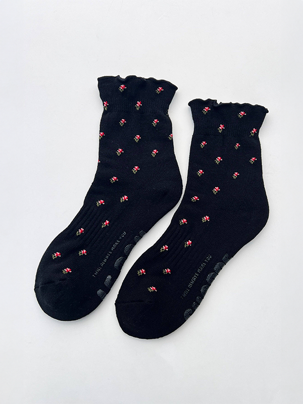 Petal Ruffled Hugger Crew Socks: Black Petal