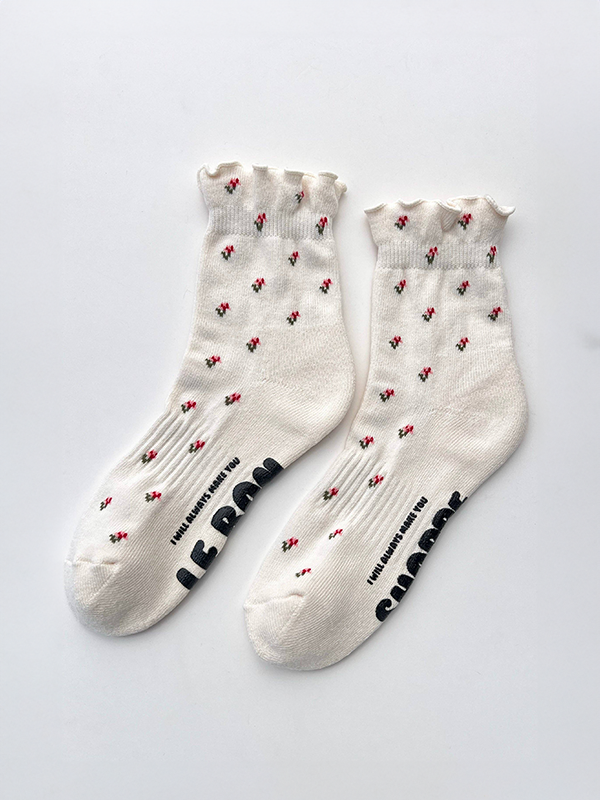 Petal Ruffled Hugger Crew Socks: Cream Petal